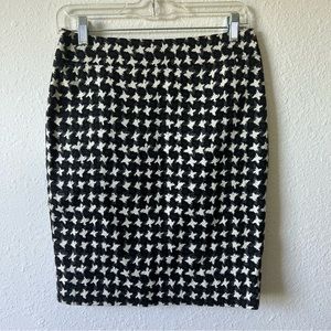 TALBOTS black white houndstooth pencil skirt 2P 28” waist some stretch